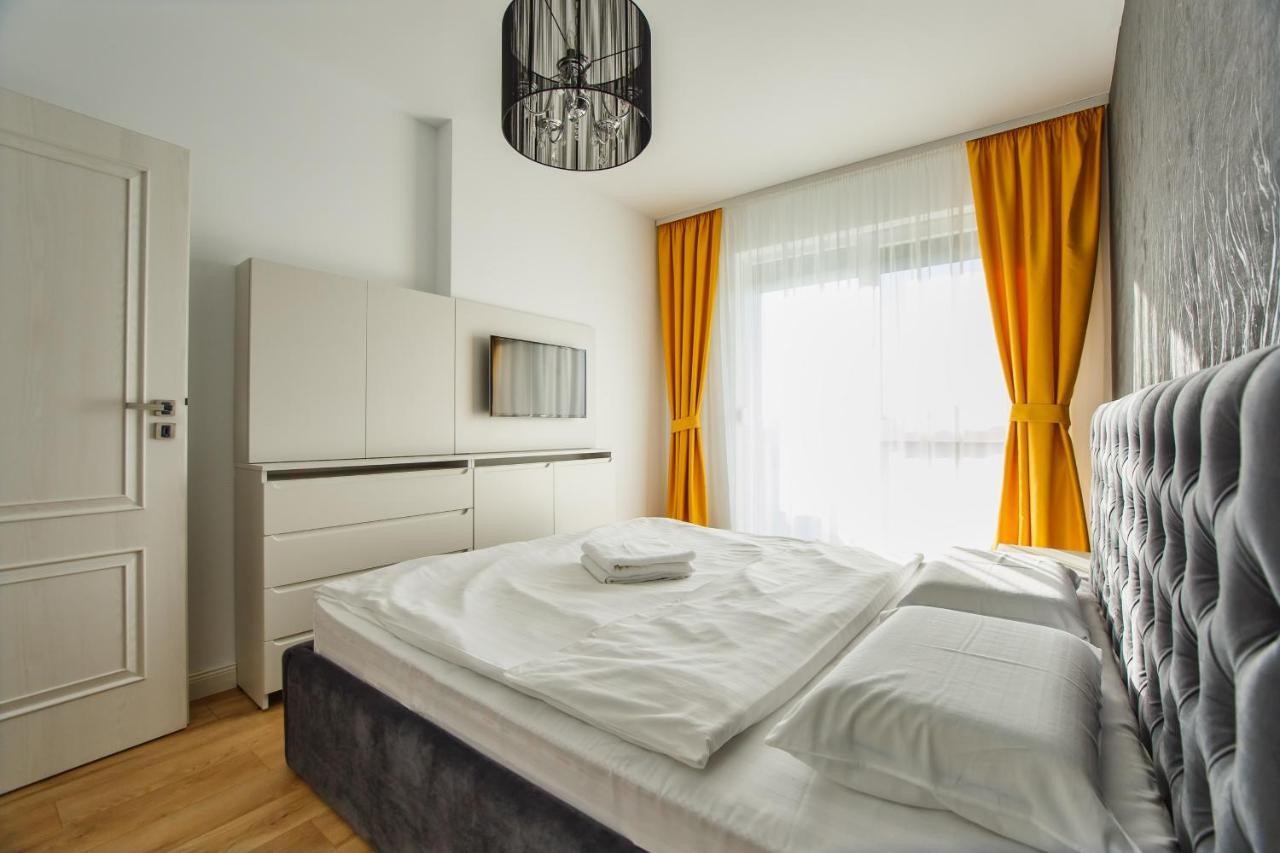Fantastic Apartment At Prima Residence Орадеа Екстериор снимка